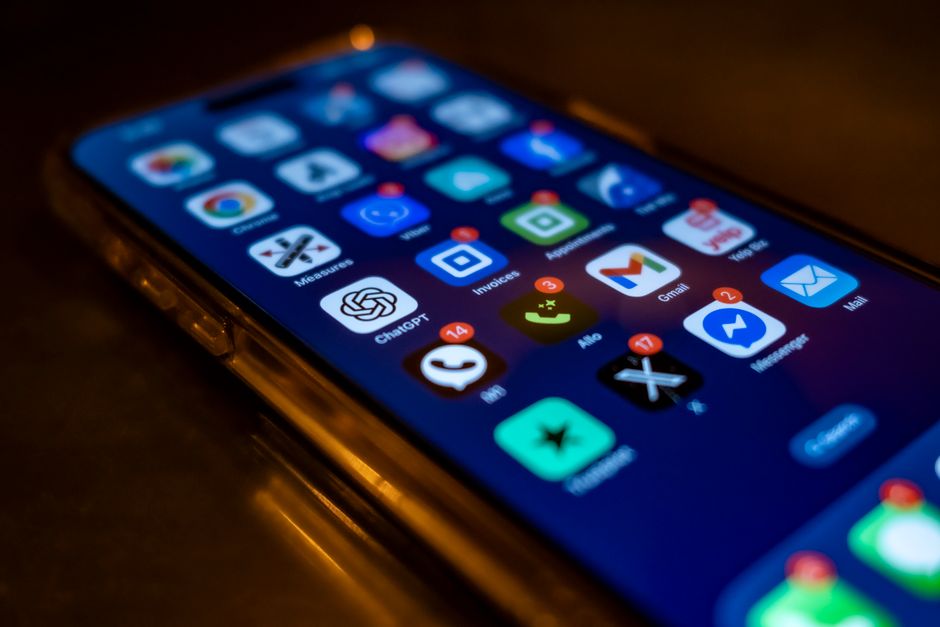 El chatbot en WhatsApp para verificar información sobre coronavirus ya está en español