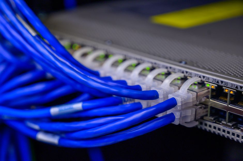 Internet, telefonía móvil y TV paga son servicios públicos en Argentina, ¿y ahora qué?